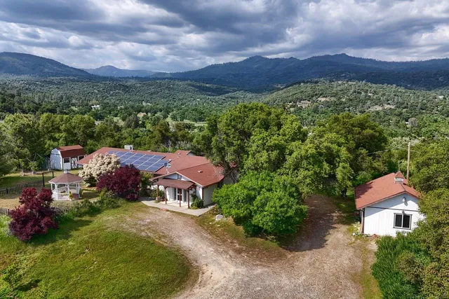 $699,000 | 44800 Ahwahnee Acres Road, Ahwahnee, CA 93601