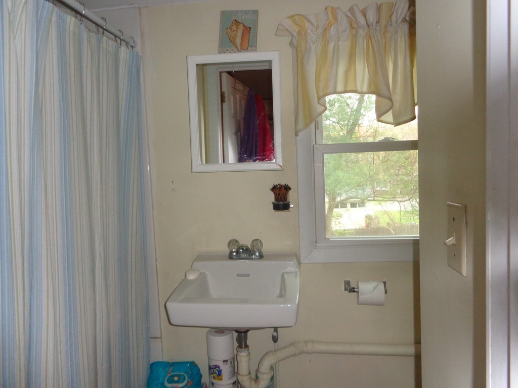 50 Poole Road Belchertown, MA 01007 - Photo 5 of 28 Gallery Image 5