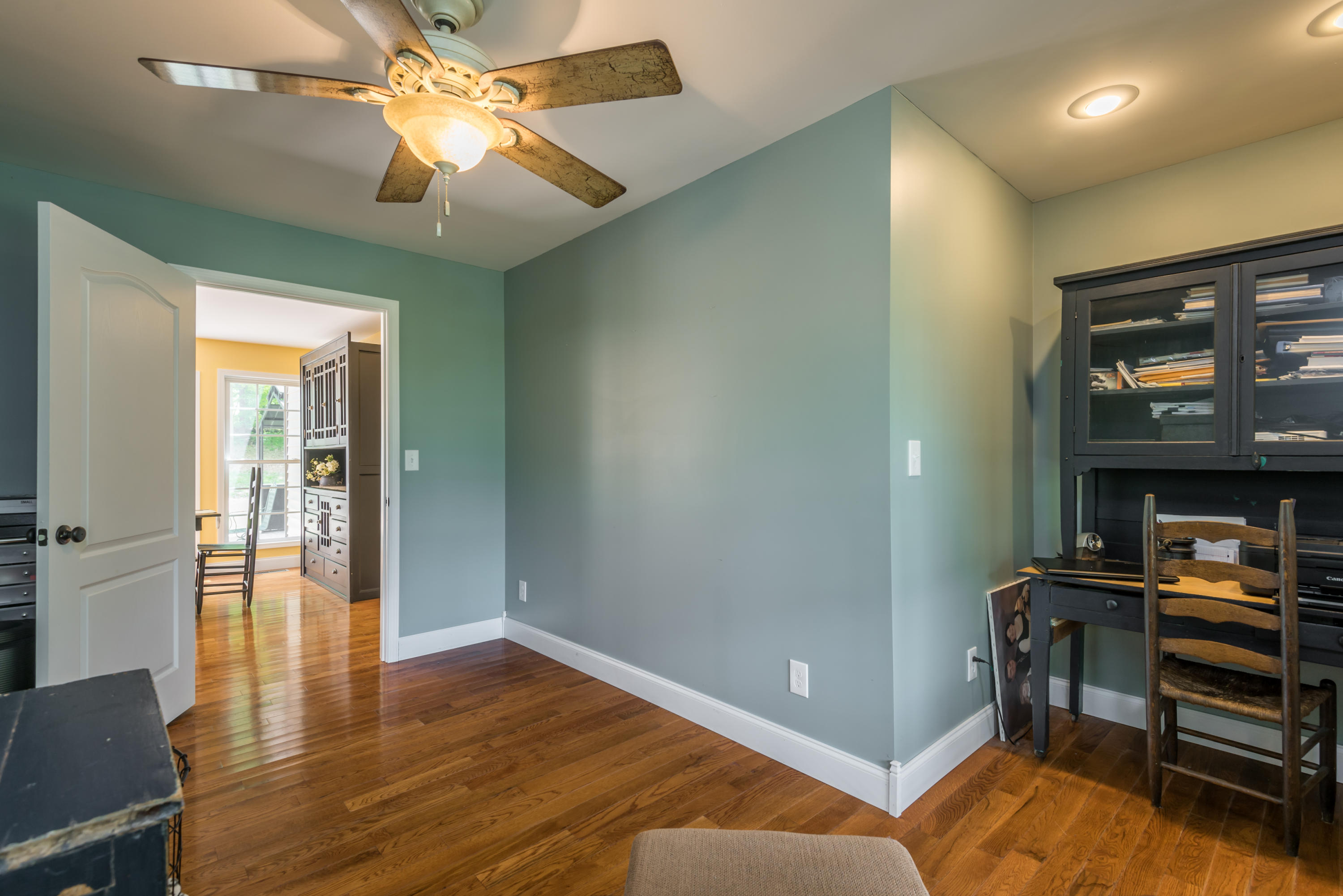 3822 Dutch Valley Road Clinton, TN 37716 - Photo 17 of 40 Office