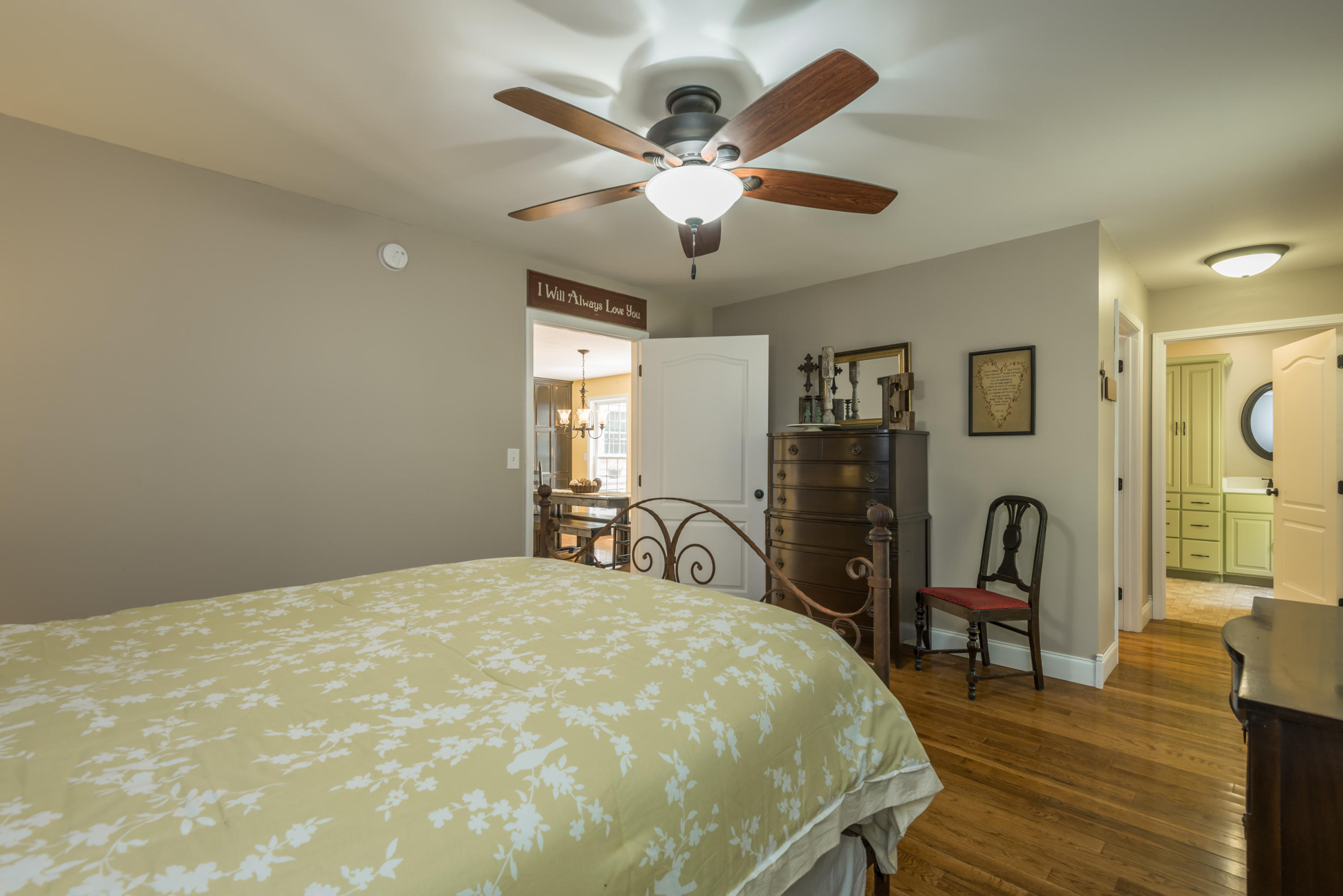 3822 Dutch Valley Road Clinton, TN 37716 - Photo 20 of 40 Master Bedroom