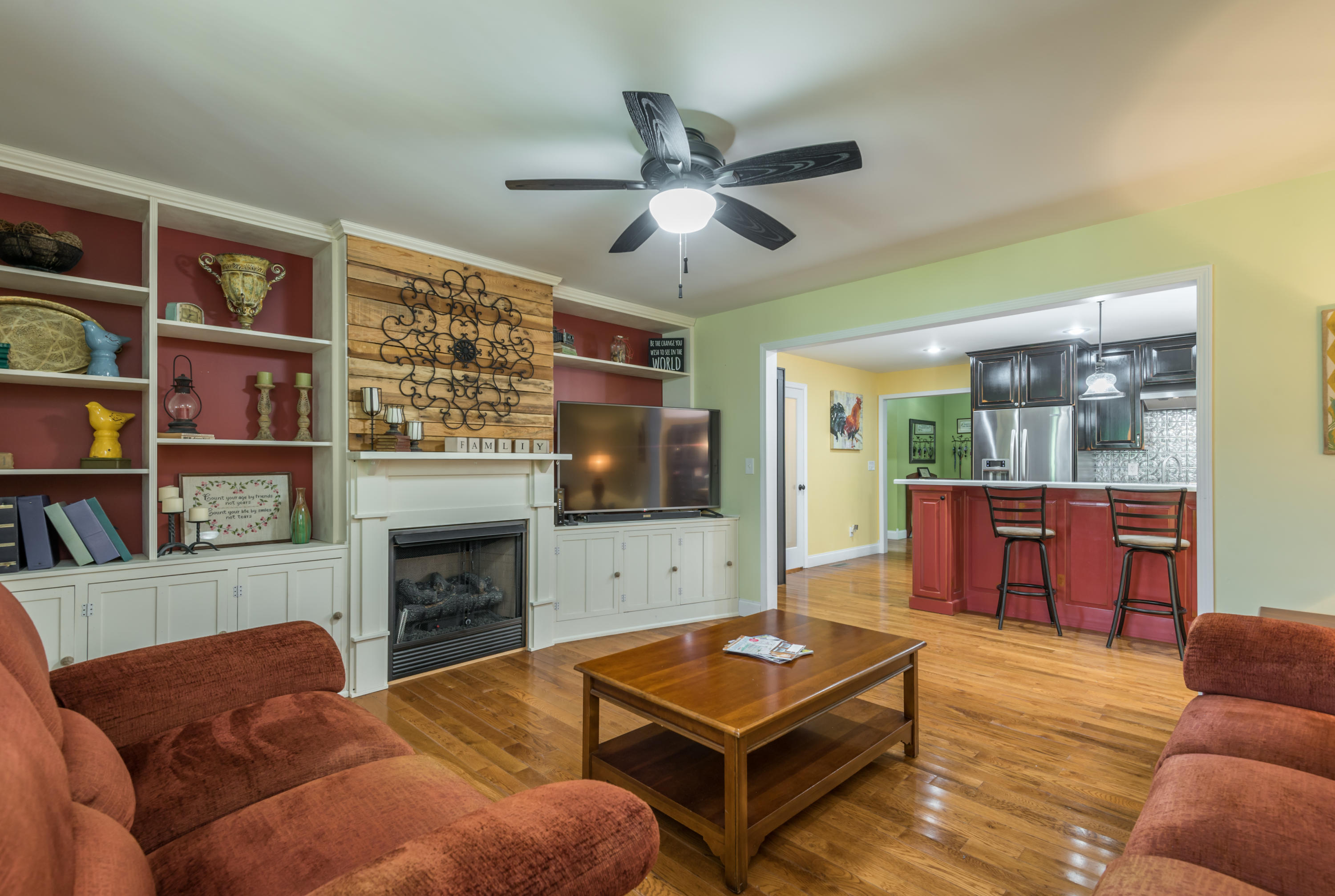 3822 Dutch Valley Road Clinton, TN 37716 - Photo 5 of 40 Family Room