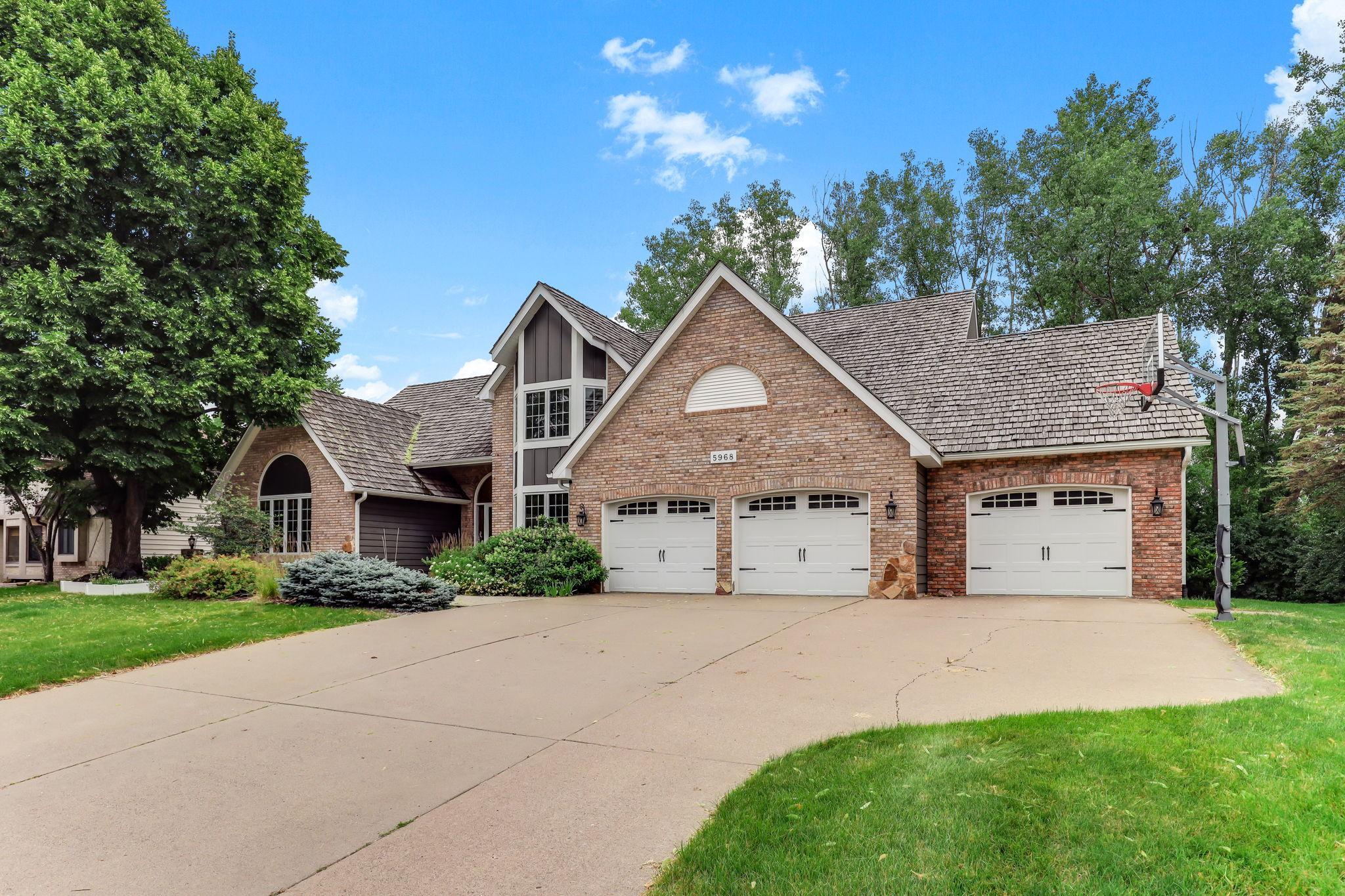 5968 Scenic Place Shoreview, MN 55126 - Photo 2 of 32