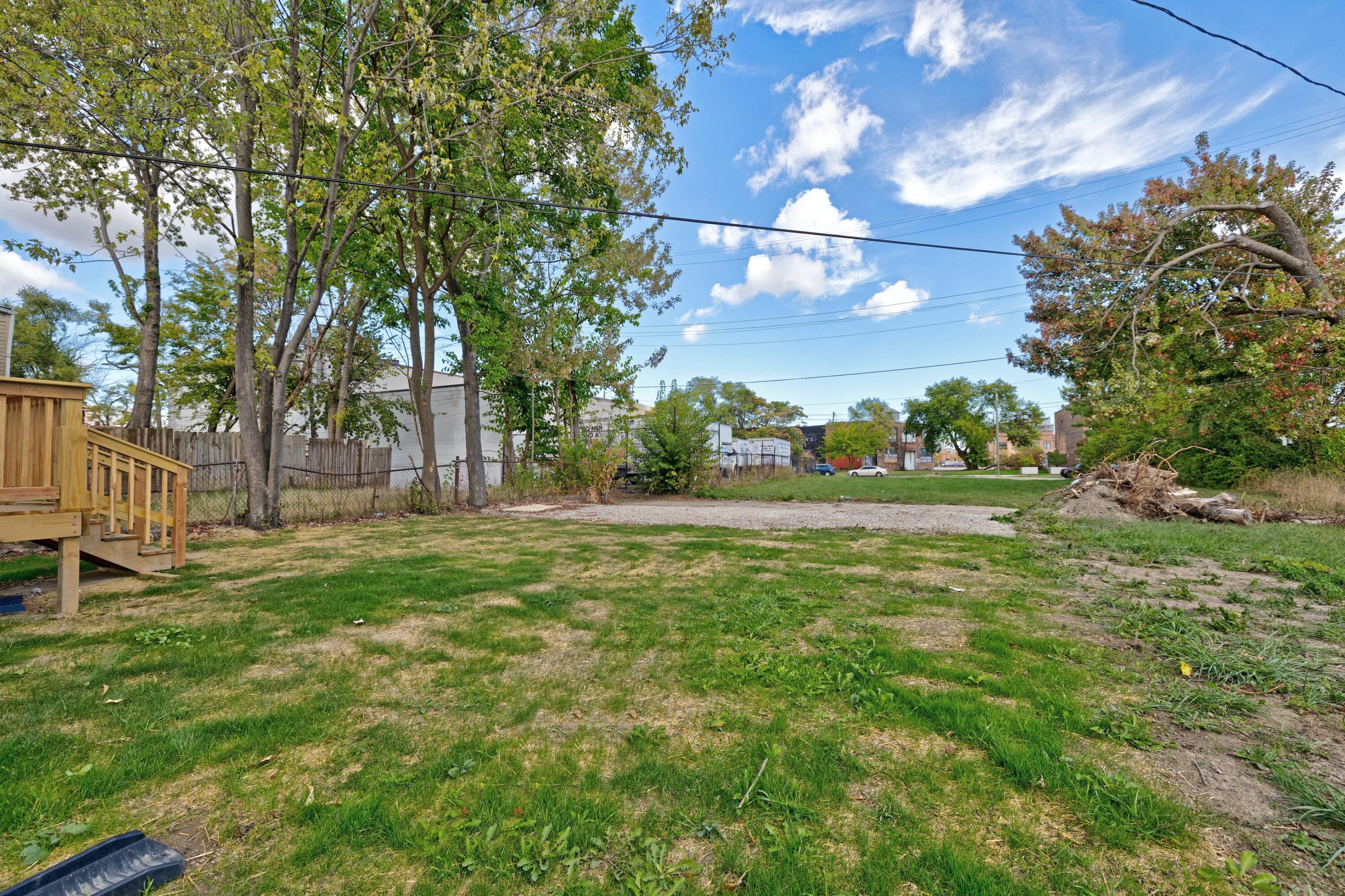 6142 Commonwealth Street Detroit, MI 48208 - Photo 45 of 48 38) Backyard