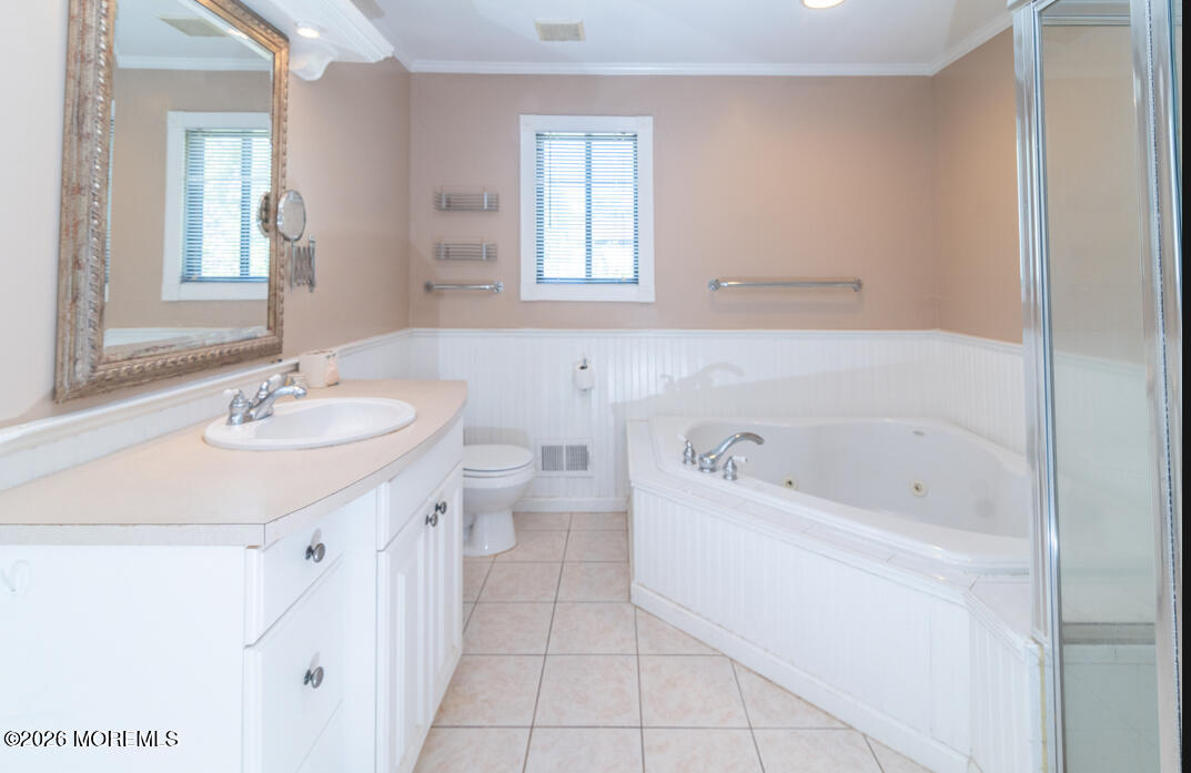 175 Penn Court, Unit 120 Matawan, NJ 07747 - Photo 13 of 16 IMG_3930