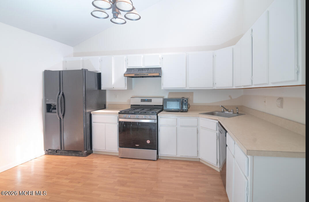 175 Penn Court, Unit 120 Matawan, NJ 07747 - Photo 7 of 16 IMG_3927