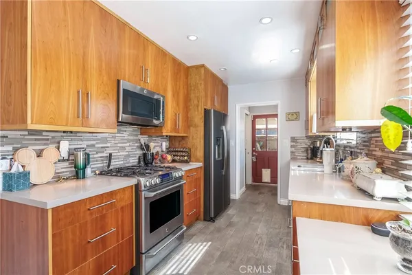 $875,000 | 17504 Hamlin Street, Van Nuys, CA 91406