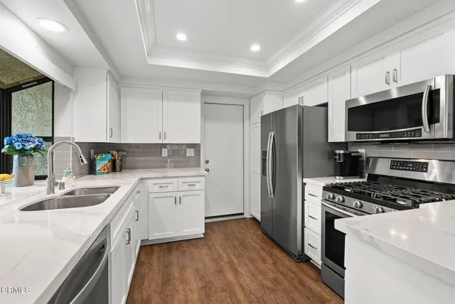 $725,000 | 925 Sandberg Lane, Ventura, CA 93003