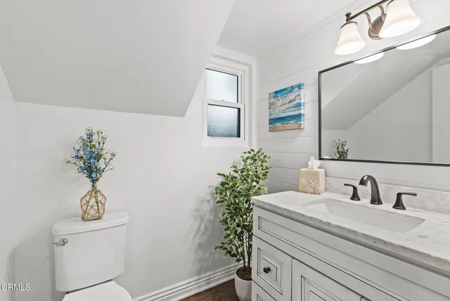 $725,000 | 925 Sandberg Lane, Ventura, CA 93003