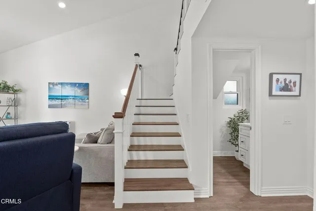 $725,000 | 925 Sandberg Lane, Ventura, CA 93003