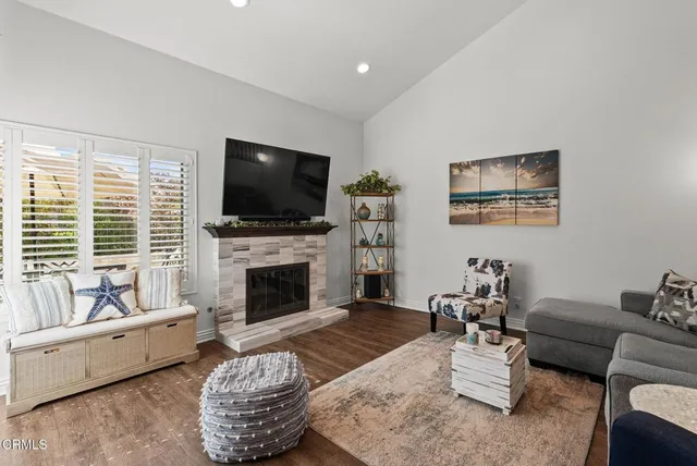 $725,000 | 925 Sandberg Lane, Ventura, CA 93003