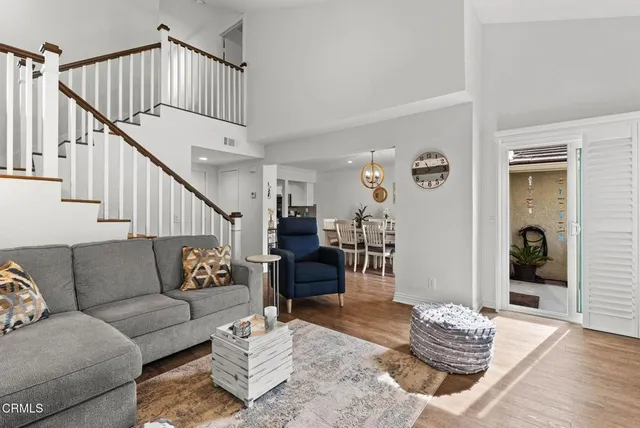 $725,000 | 925 Sandberg Lane, Ventura, CA 93003