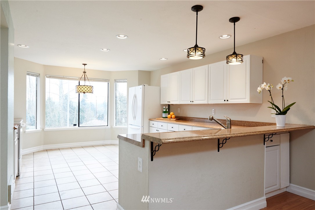 22714 4th Avenue Southeast Bothell, WA 98021 - Photo 2 of 21