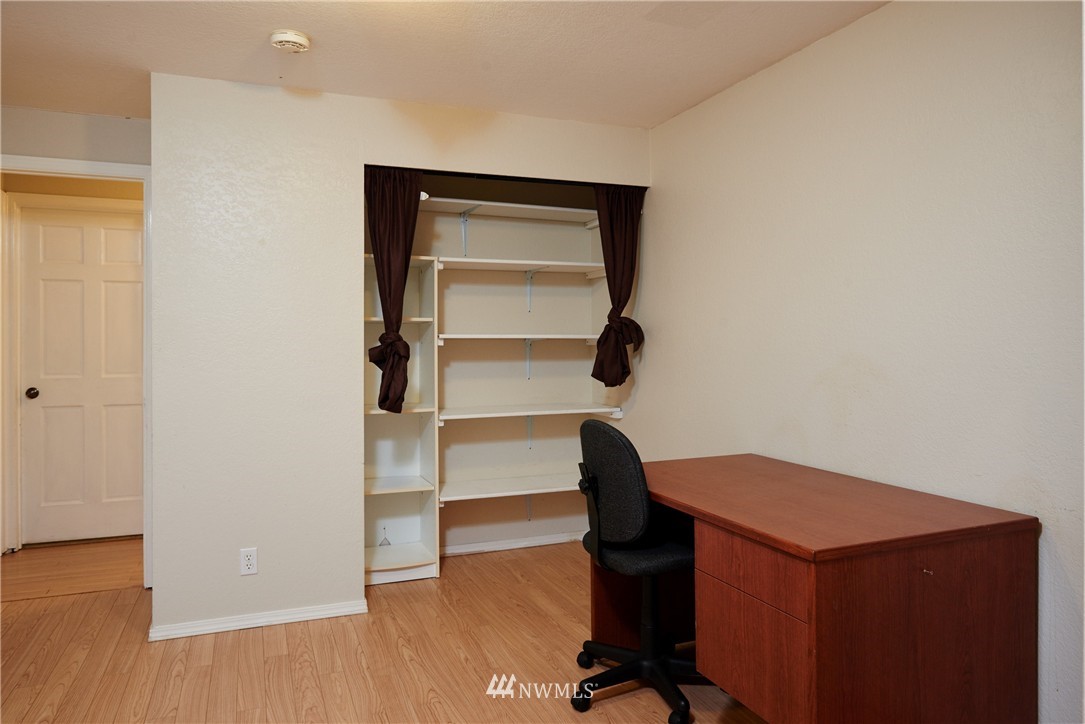 22714 4th Avenue Southeast Bothell, WA 98021 - Photo 13 of 21