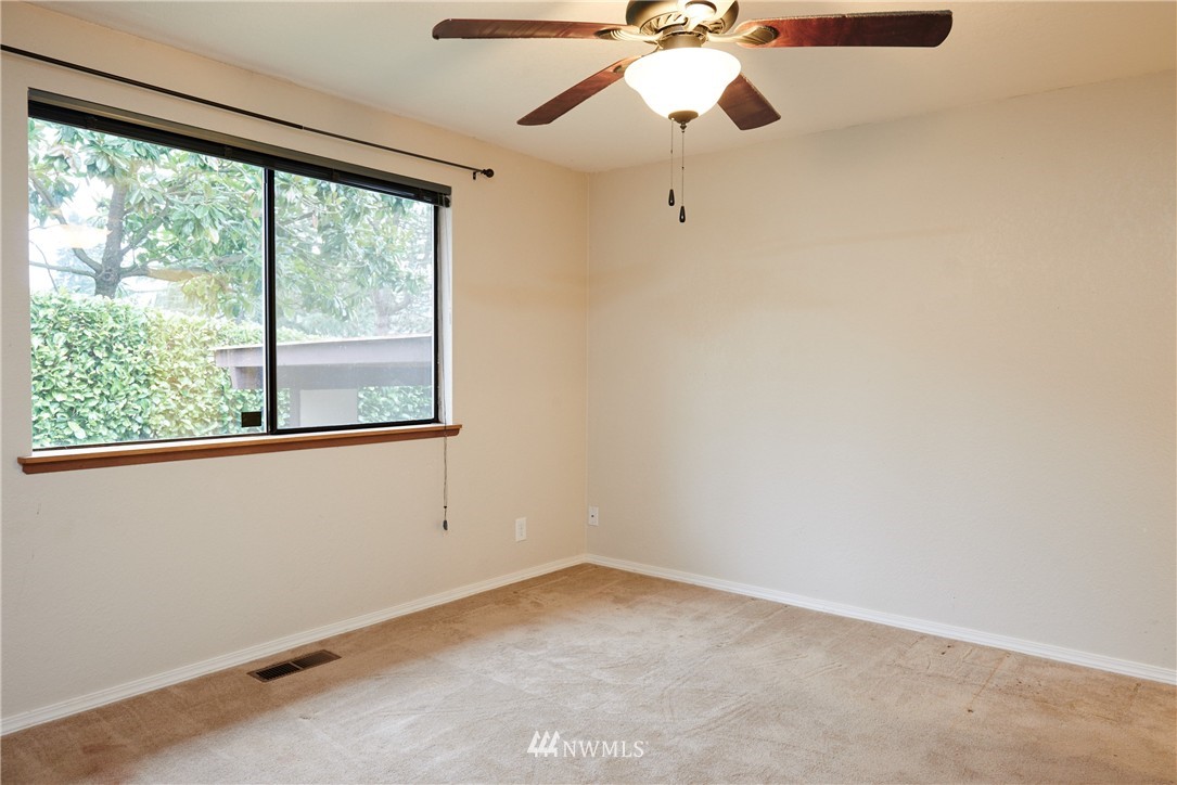22714 4th Avenue Southeast Bothell, WA 98021 - Photo 14 of 21