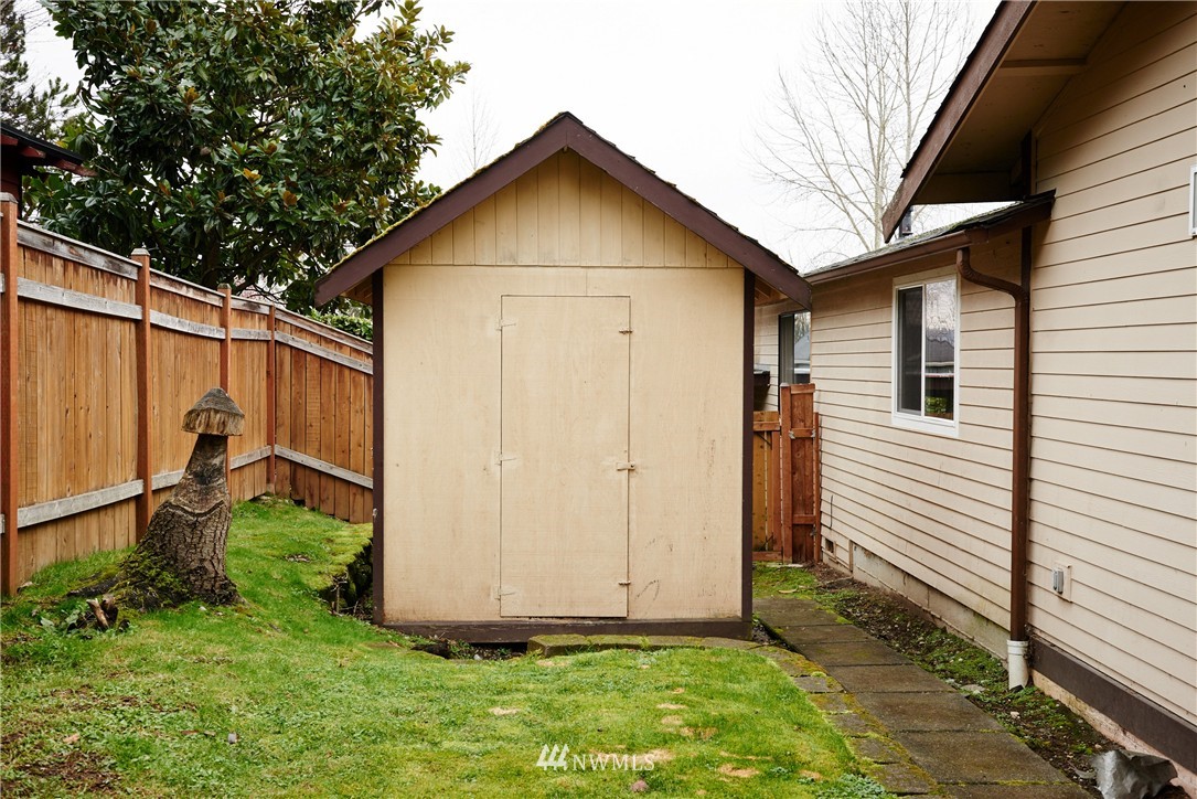22714 4th Avenue Southeast Bothell, WA 98021 - Photo 18 of 21