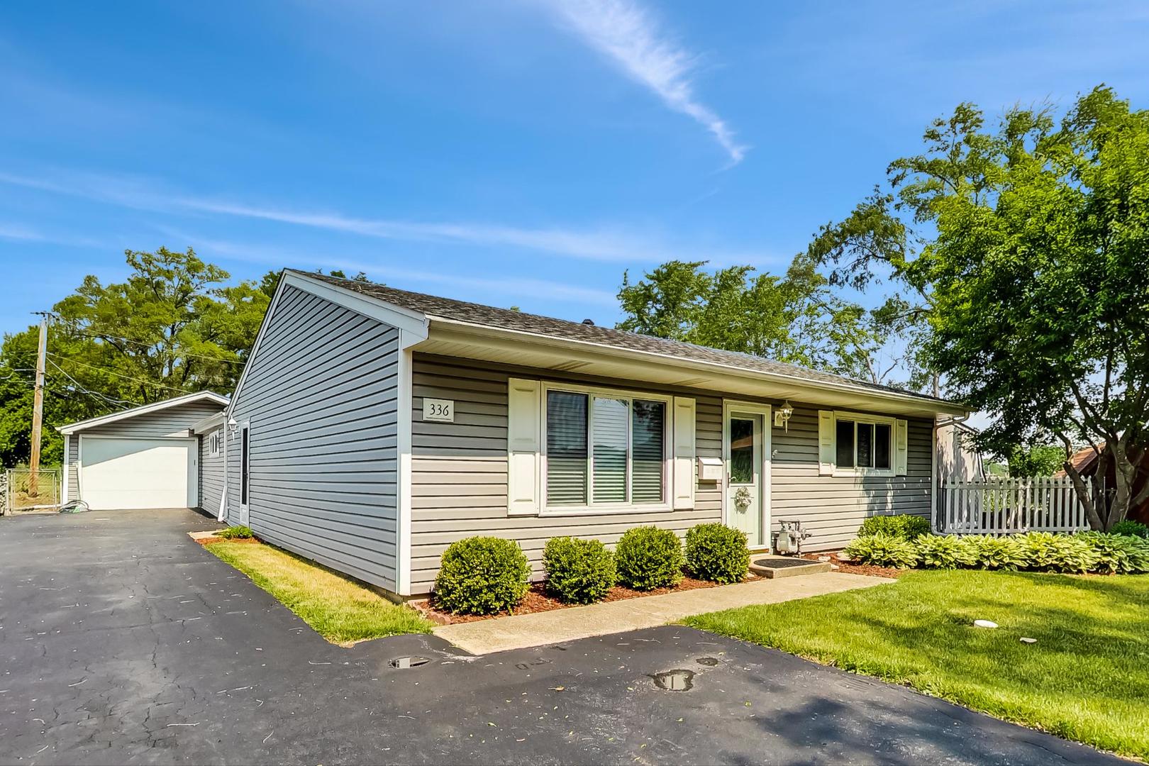 336 Sunset Lane Wheeling, IL 60090 - Photo 2 of 43