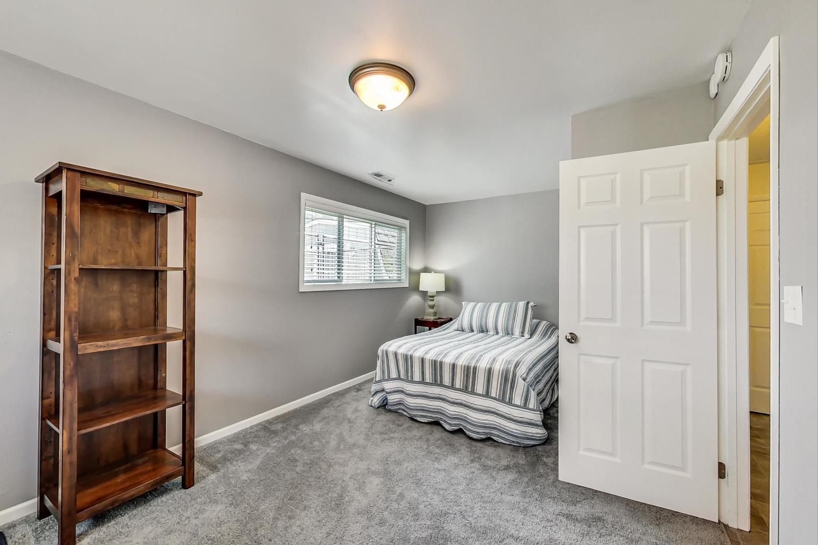 336 Sunset Lane Wheeling, IL 60090 - Photo 25 of 43