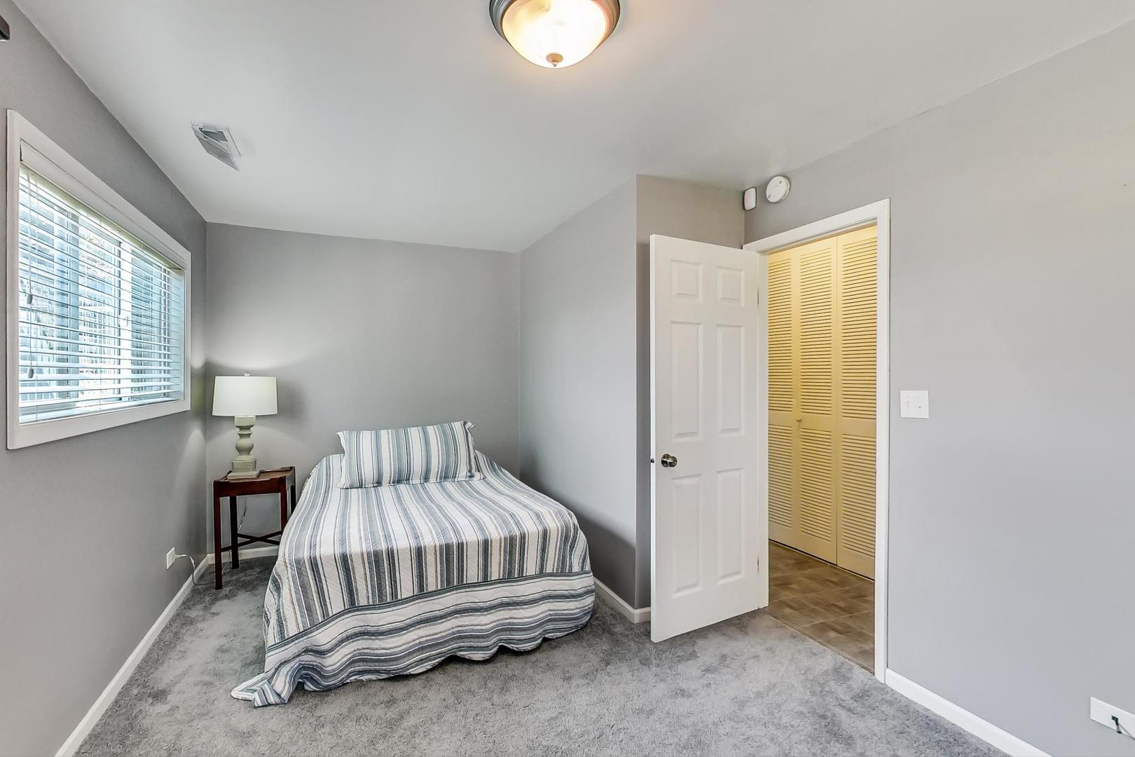 336 Sunset Lane Wheeling, IL 60090 - Photo 26 of 43