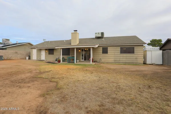 $2,195 | 2845 East Sierra Street, Phoenix, AZ 85028