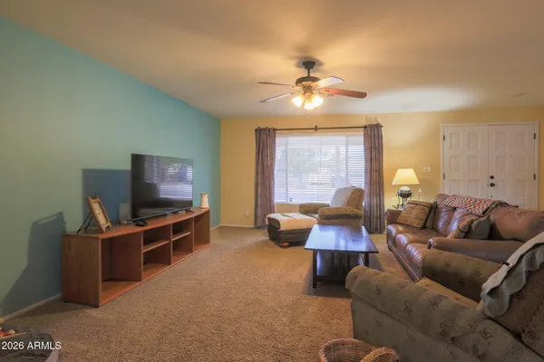 $2,195 | 2845 East Sierra Street, Phoenix, AZ 85028