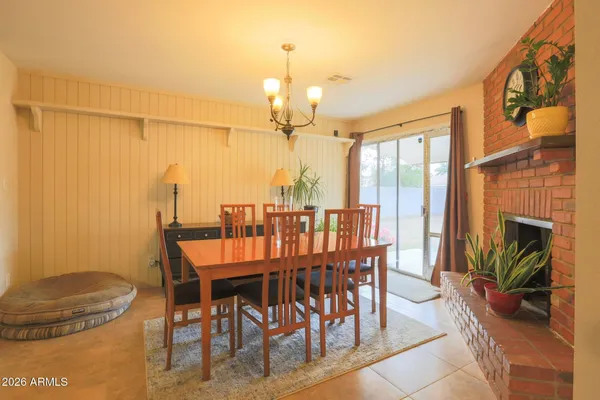 $2,195 | 2845 East Sierra Street, Phoenix, AZ 85028