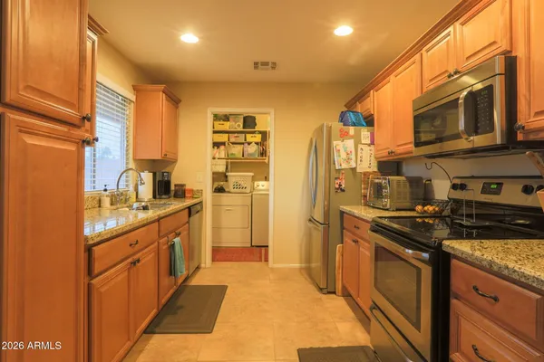 $2,195 | 2845 East Sierra Street, Phoenix, AZ 85028
