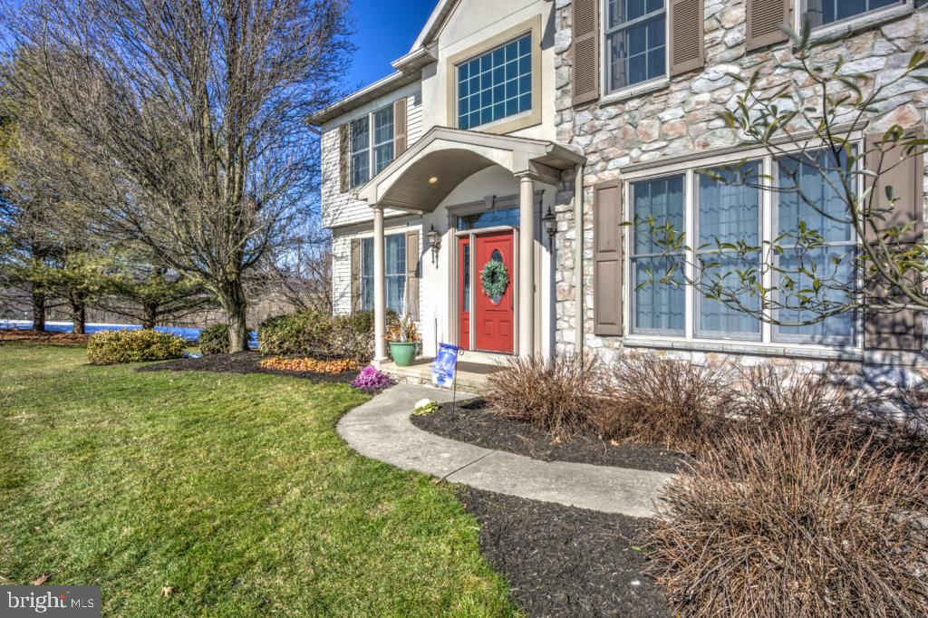 725 Rohen Ridge Drive Lititz, PA 17543 - Photo 3 of 56