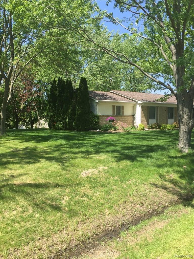 40756 Village Wood Road Novi, MI 48375 - Photo 2 of 46 IMG_0972.JPG