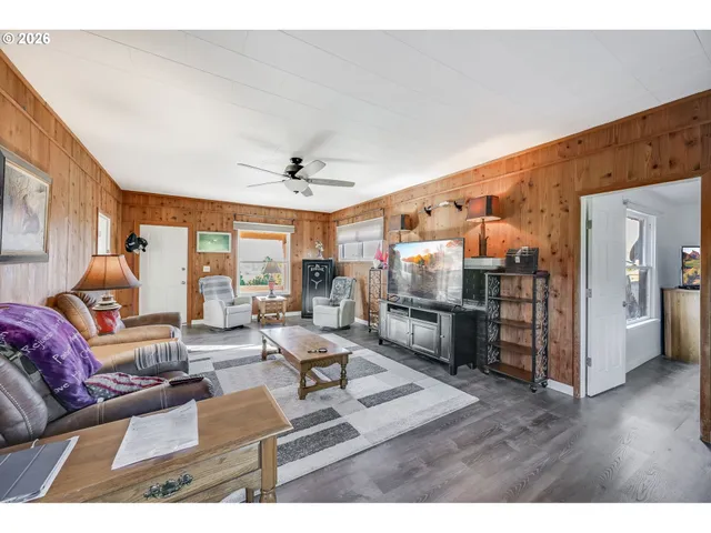 $1,875,000 | 2650 Van Horn Drive, Hood River, OR 97031