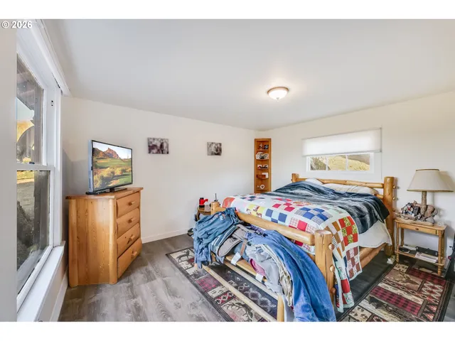 $1,875,000 | 2650 Van Horn Drive, Hood River, OR 97031