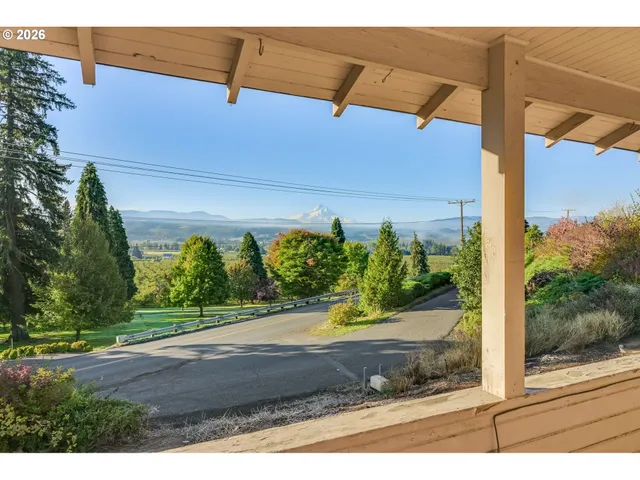 $1,875,000 | 2650 Van Horn Drive, Hood River, OR 97031