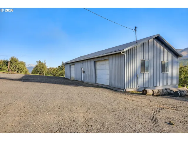 $1,875,000 | 2650 Van Horn Drive, Hood River, OR 97031