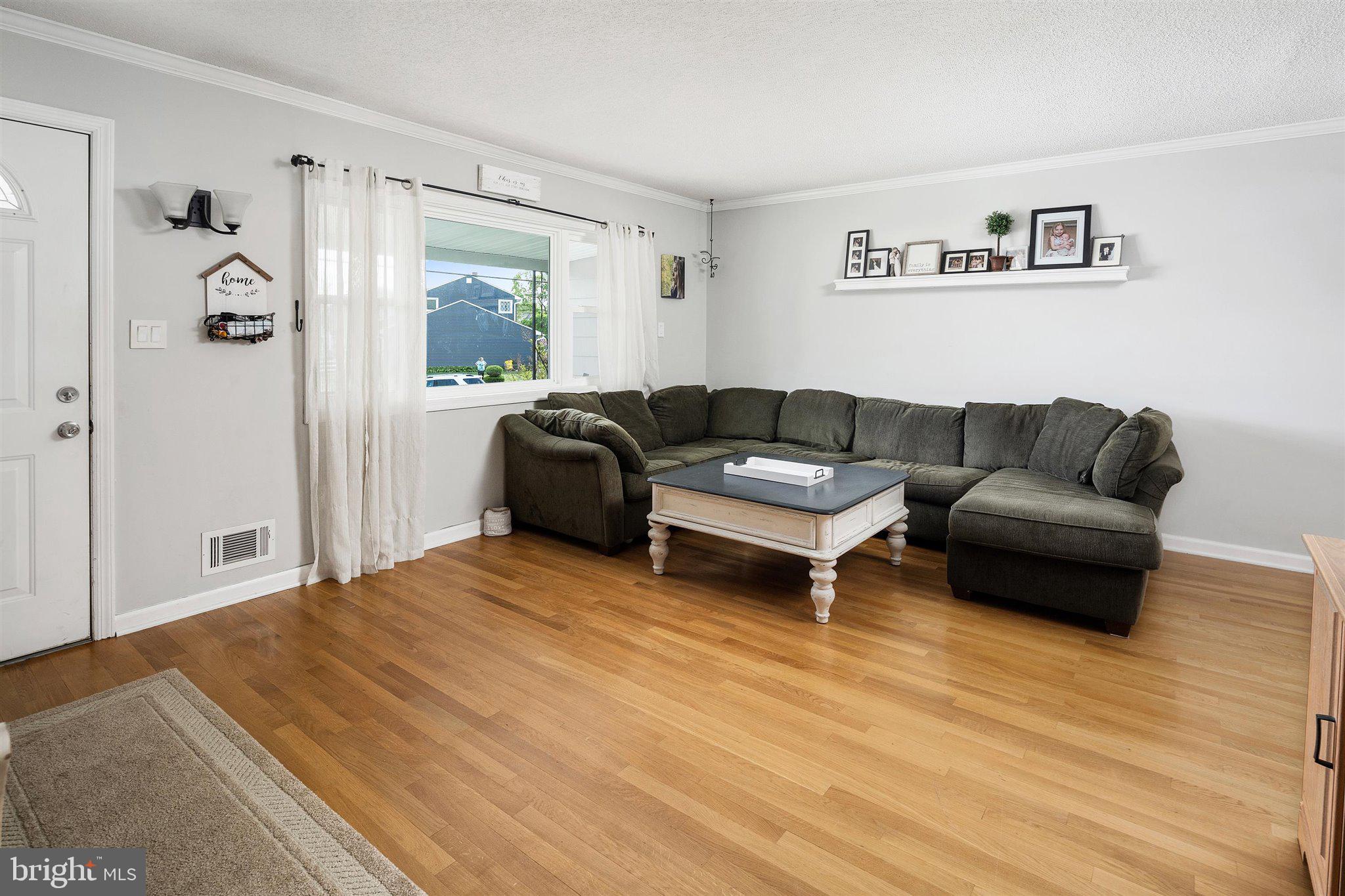 20 Cardigan Road Hamilton, NJ 08690 - Photo 4 of 33