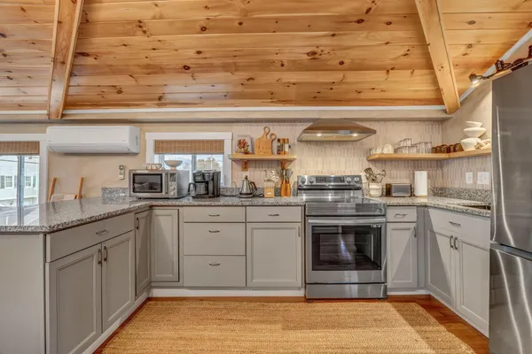 $499,900 | 162 East Grand Avenue, Unit 301, Old Orchard Beach, ME 04064