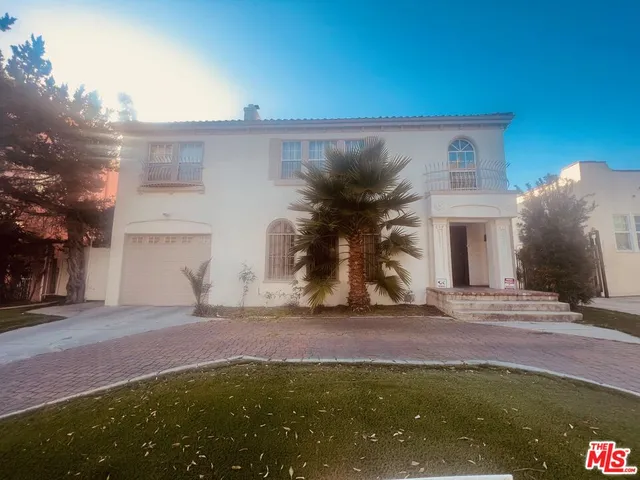 $3,250,000 | 611 North Beachwood Drive, Los Angeles, CA 90004