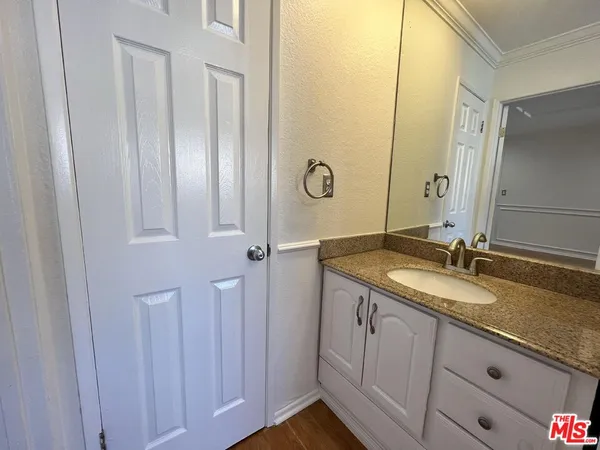 $2,100 | 4361 Berryman Avenue, Unit 1, Los Angeles, CA 90066