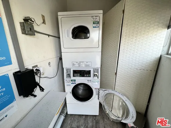 $2,100 | 4361 Berryman Avenue, Unit 1, Los Angeles, CA 90066