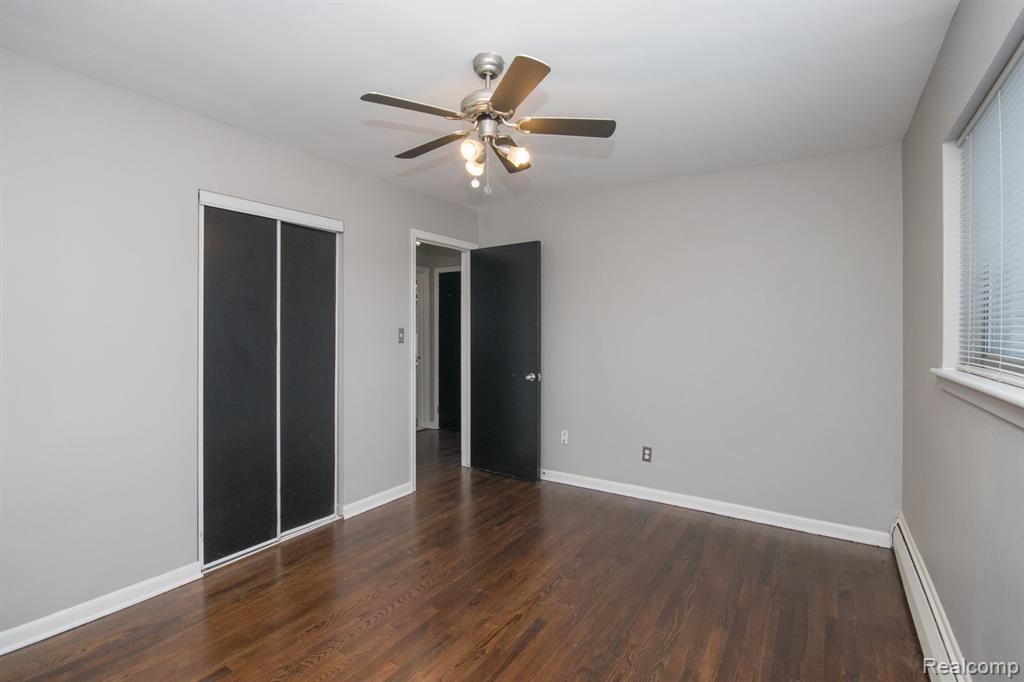 629 West Maple Road, Unit 14 Clawson, MI 48017 - Photo 12 of 27
