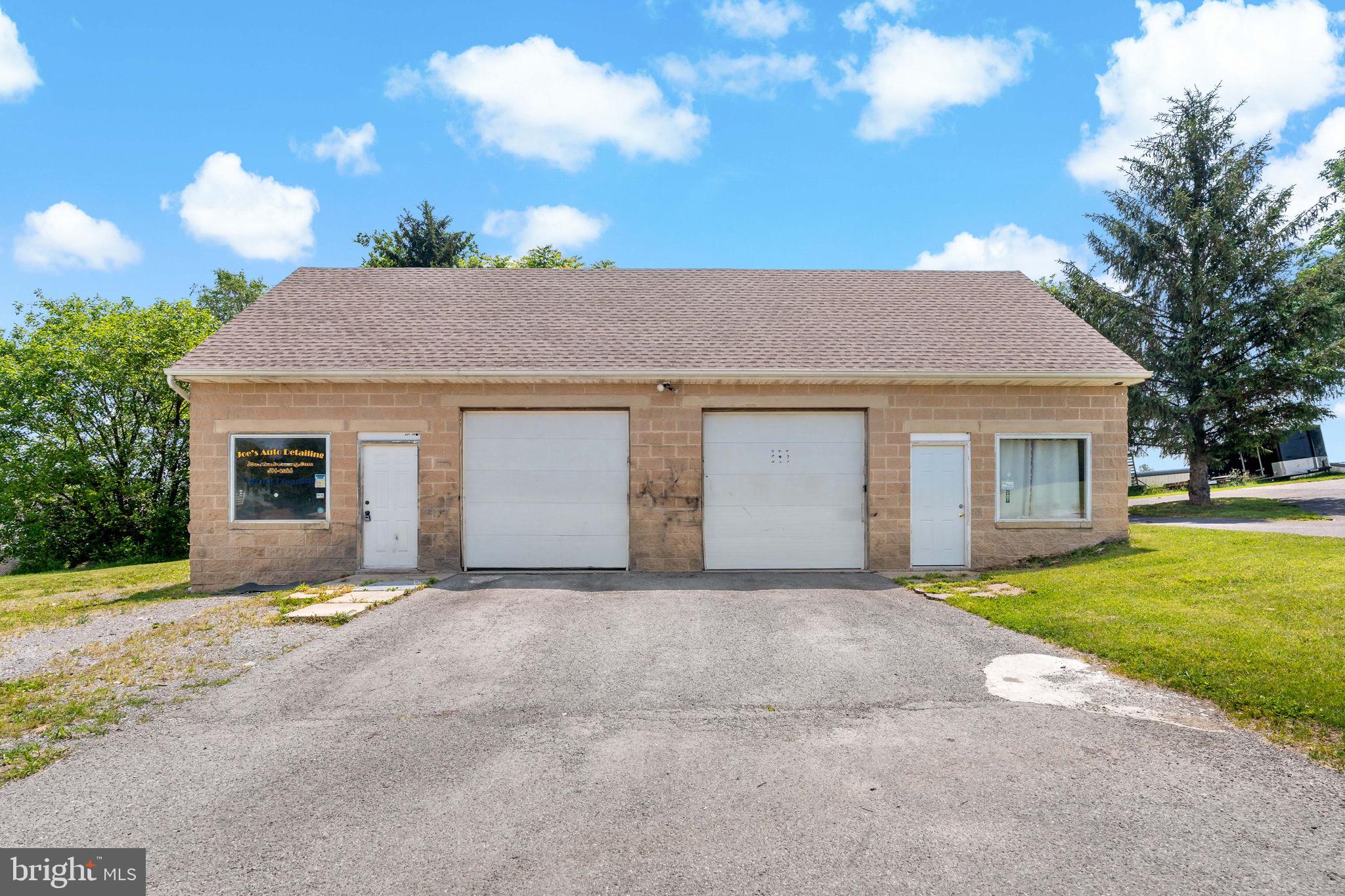 352 Stribling Road Martinsburg, WV 25403 - Photo 2 of 38