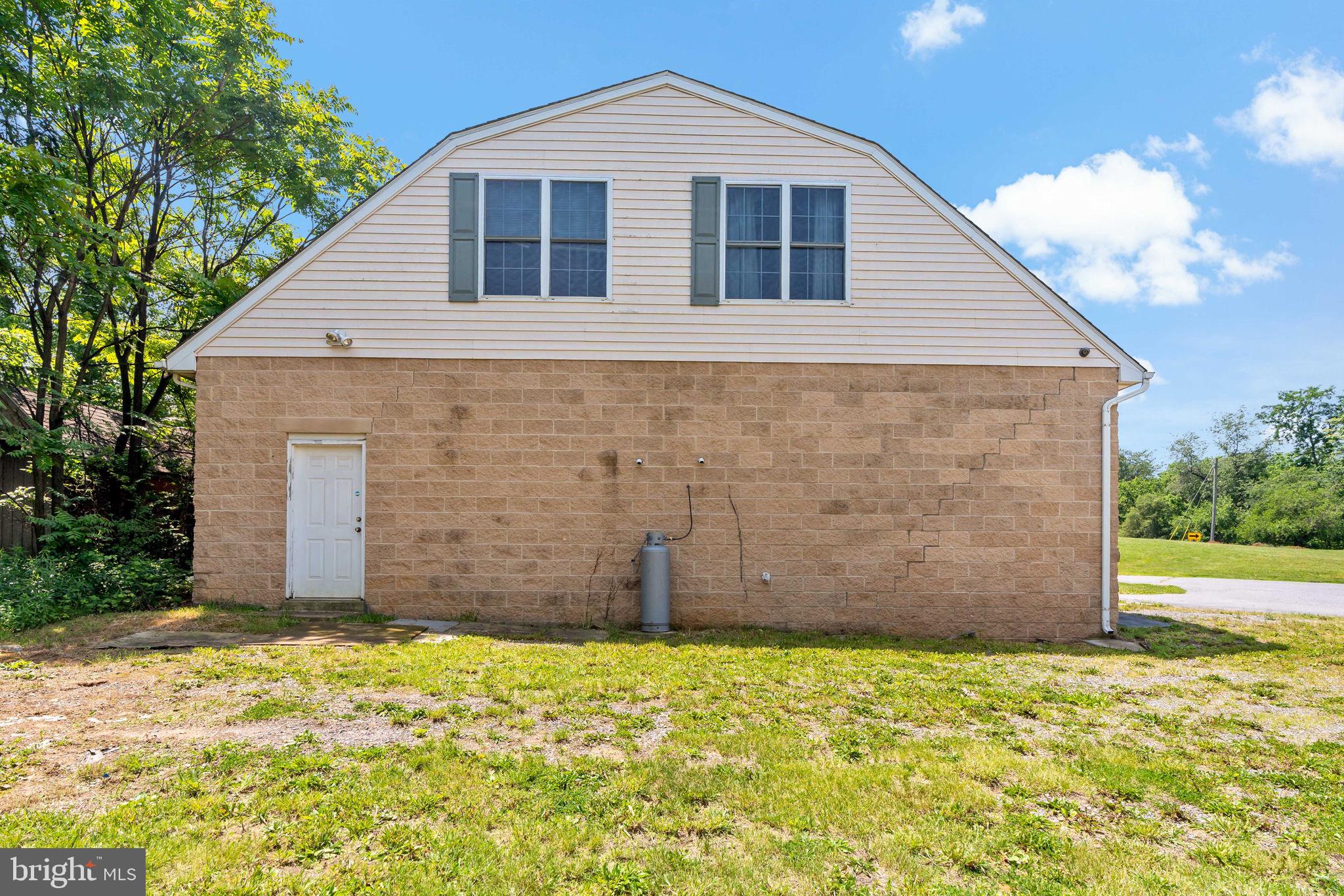 352 Stribling Road Martinsburg, WV 25403 - Photo 4 of 38