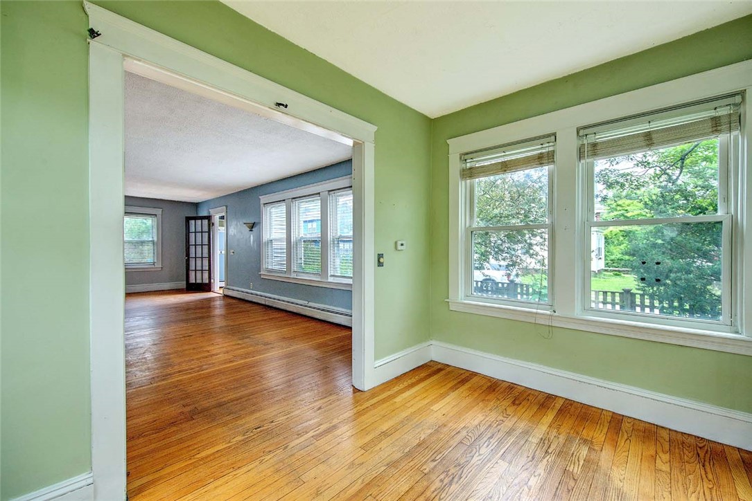 4 Talbot Manor Cranston, RI 02905 - Photo 12 of 36