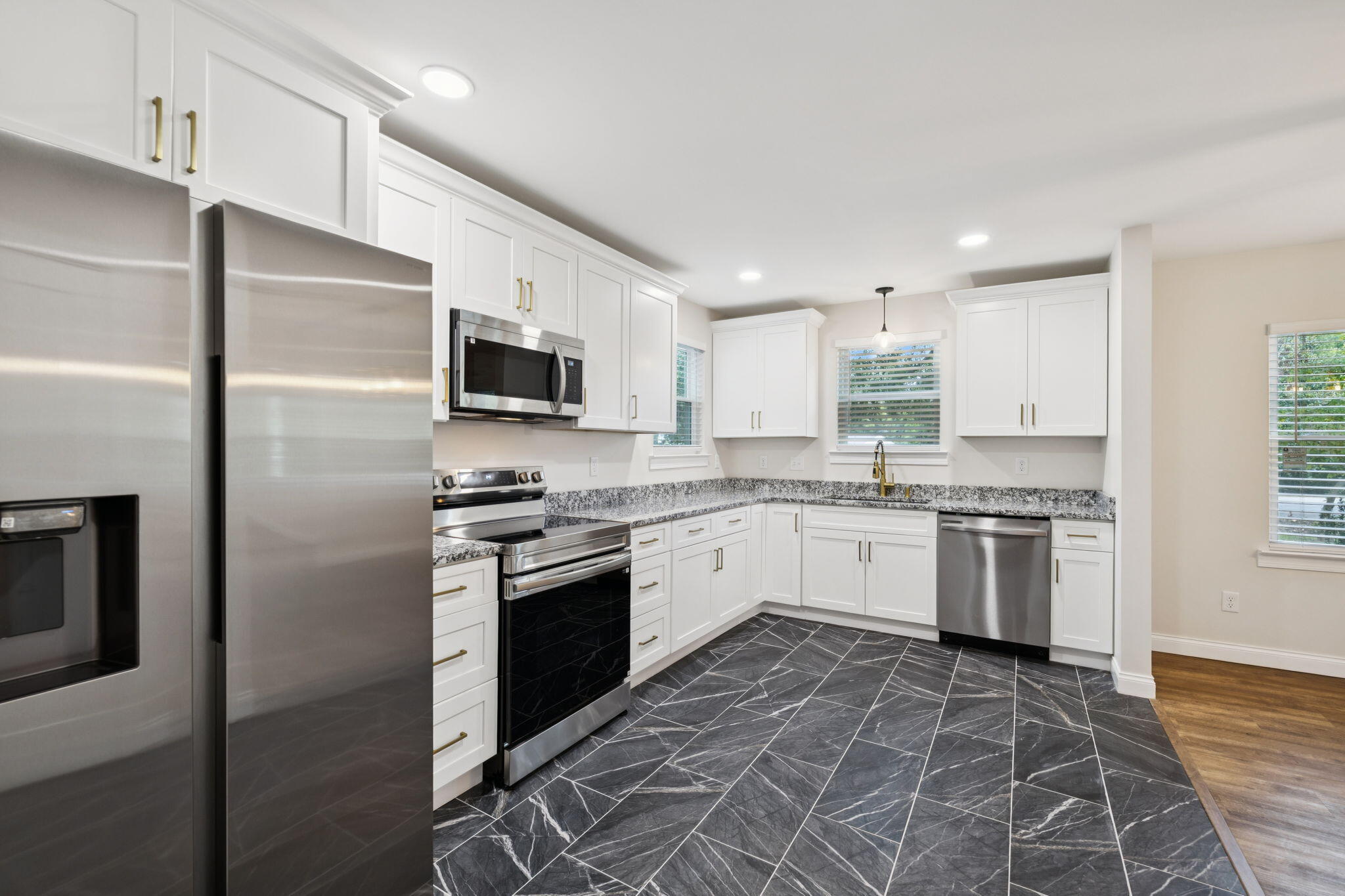 6150 East Brainerd Road Chattanooga, TN 37421 - Photo 5 of 28 15-6150 E Brainerd Rd Chattanooga - 015