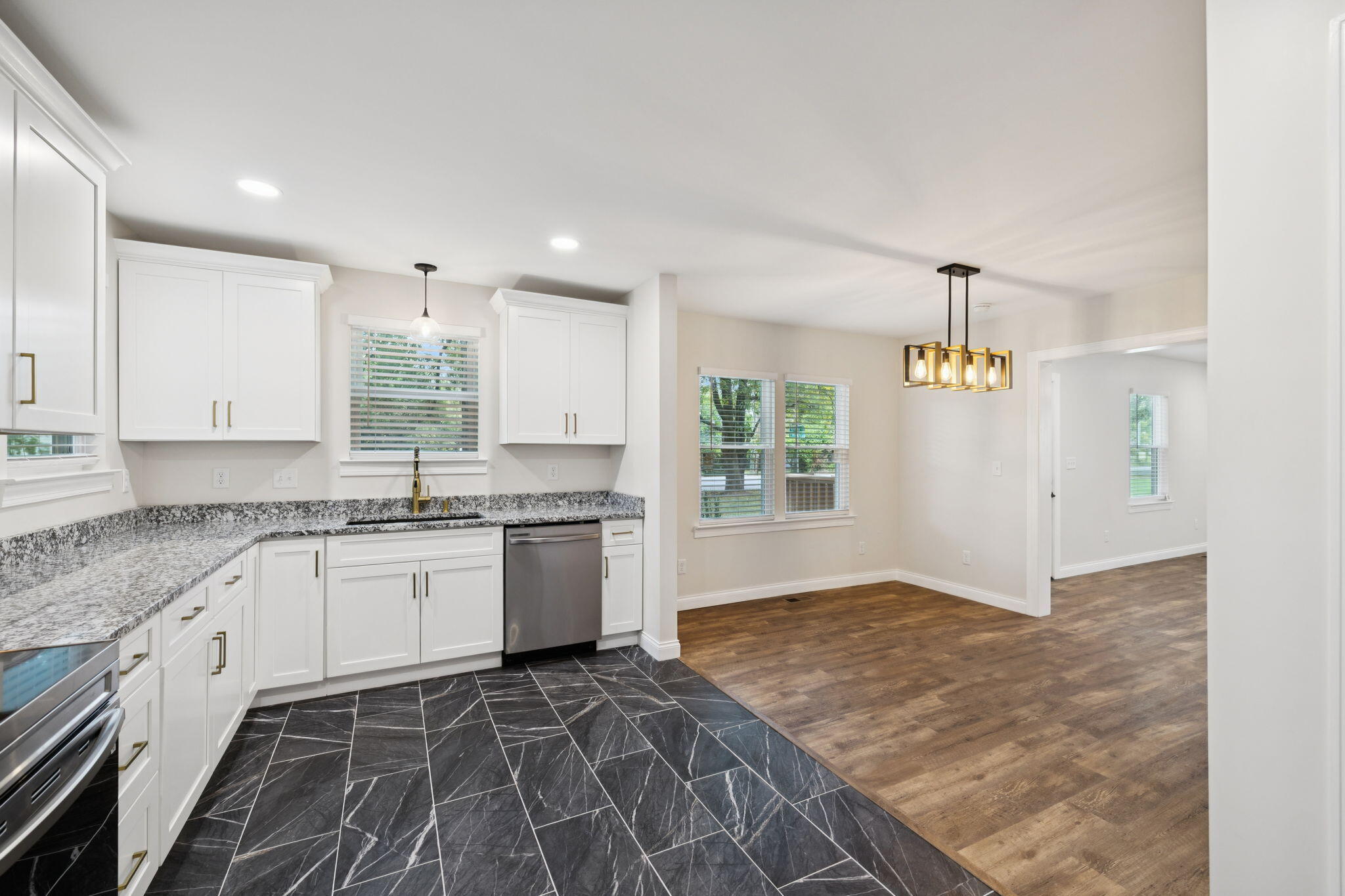 6150 East Brainerd Road Chattanooga, TN 37421 - Photo 6 of 28 16-6150 E Brainerd Rd Chattanooga - 016