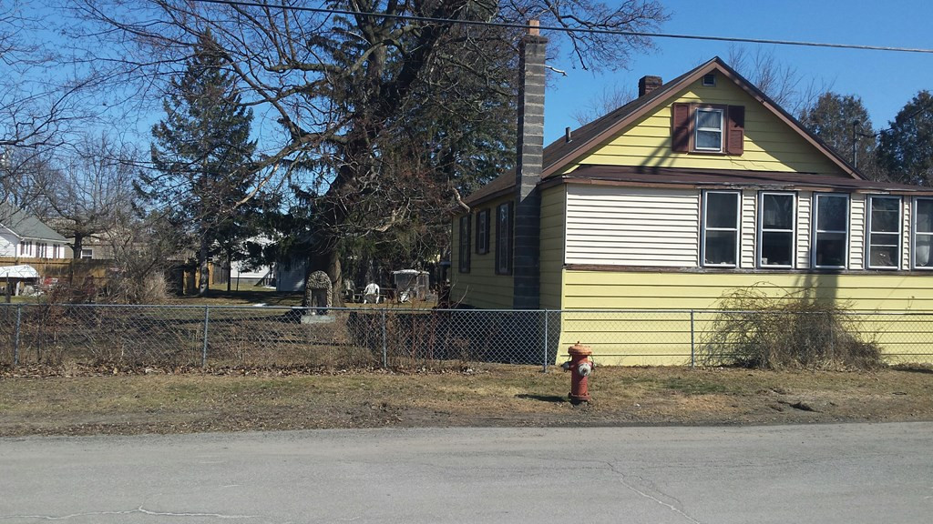9 Riverside Avenue Plattsburgh, NY 12901 - Photo 2 of 2 Gallery Image 2
