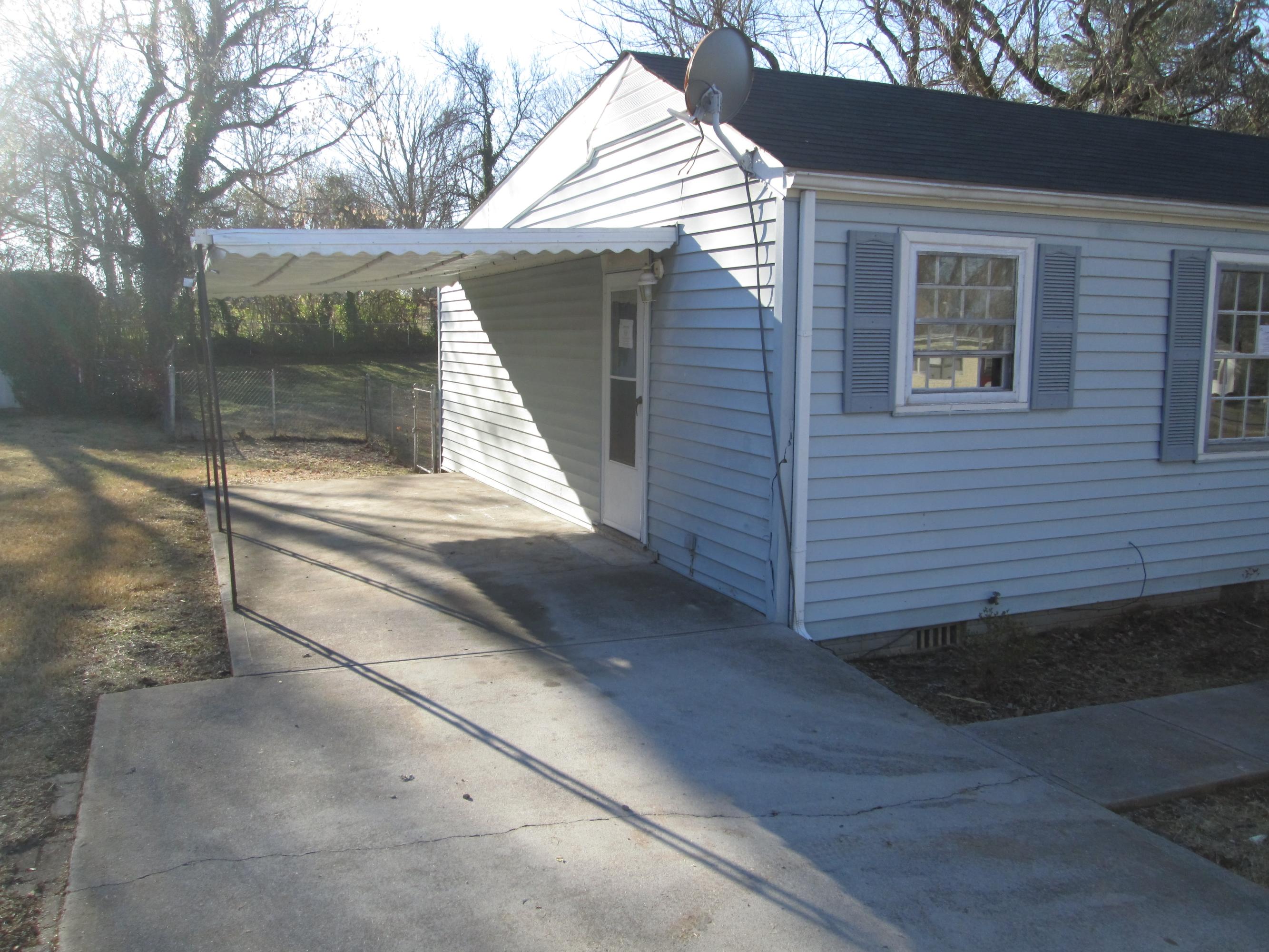 4603 Florence Road Knoxville, TN 37920 - Photo 8 of 9 Carport