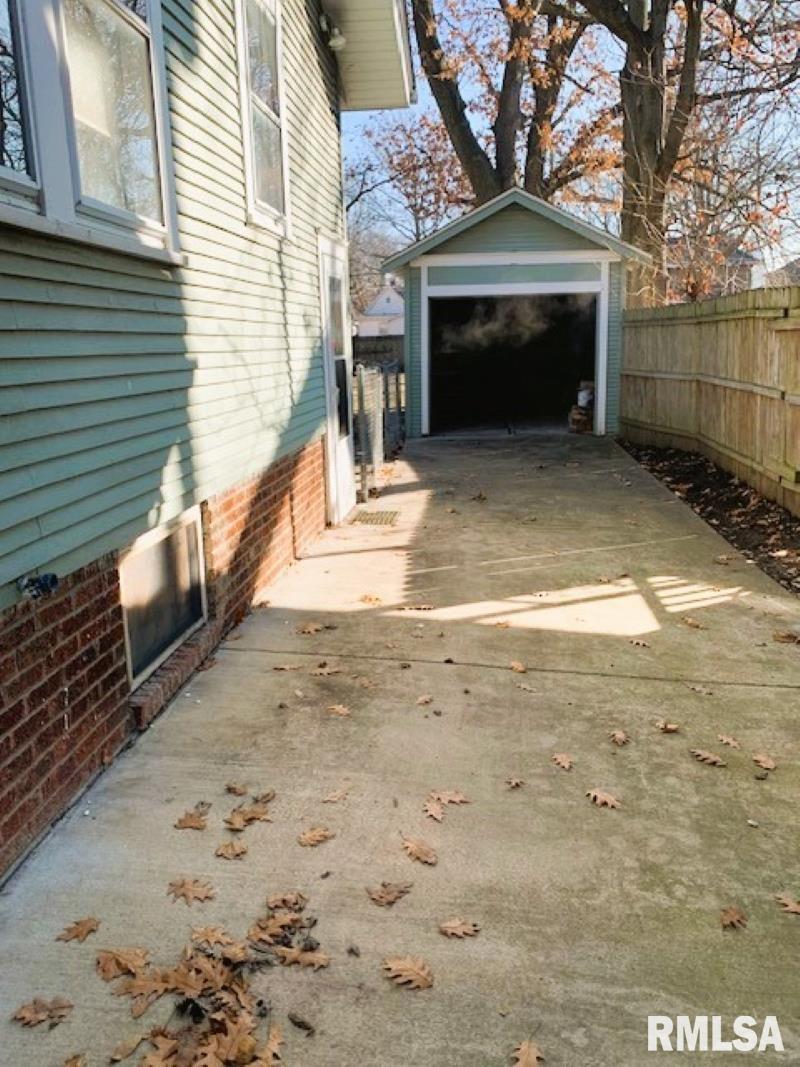 122 South State Street Springfield, IL 62704 - Photo 24 of 27