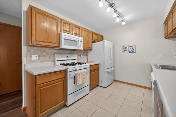 $225,000 | 941 Arvle Circle, Unit 941, Sycamore, IL 60178