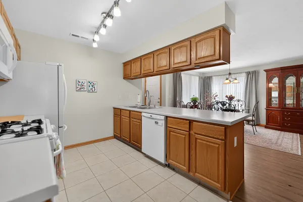 $225,000 | 941 Arvle Circle, Unit 941, Sycamore, IL 60178