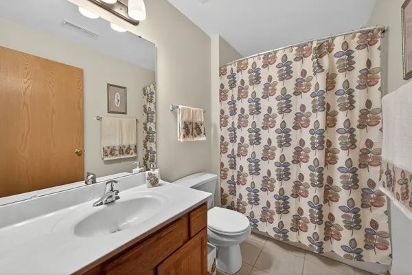 $225,000 | 941 Arvle Circle, Unit 941, Sycamore, IL 60178