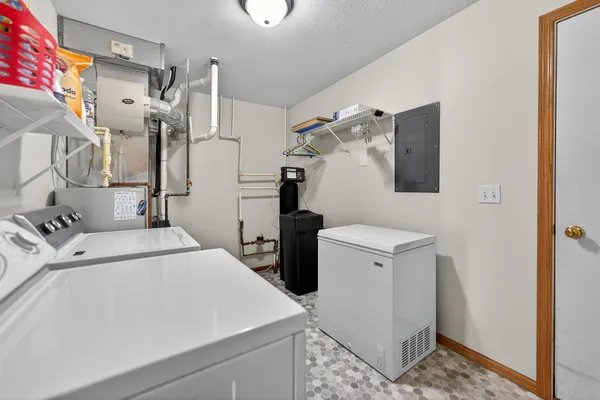 $225,000 | 941 Arvle Circle, Unit 941, Sycamore, IL 60178